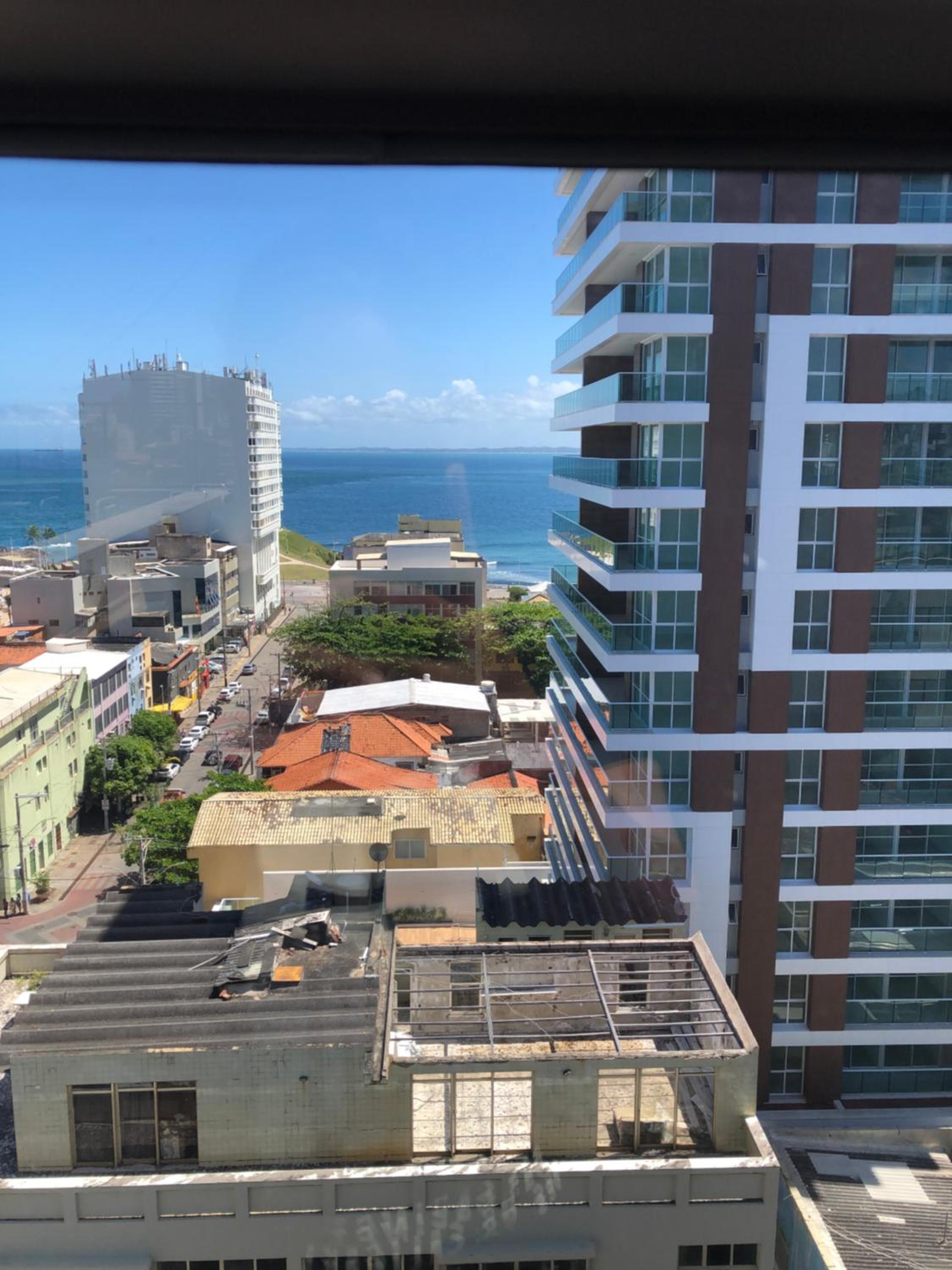 SMART FAROL da Barra - vista mar com varanda arejada