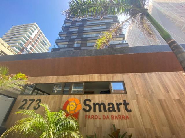 SMART FAROL da Barra - vista mar com varanda arejada