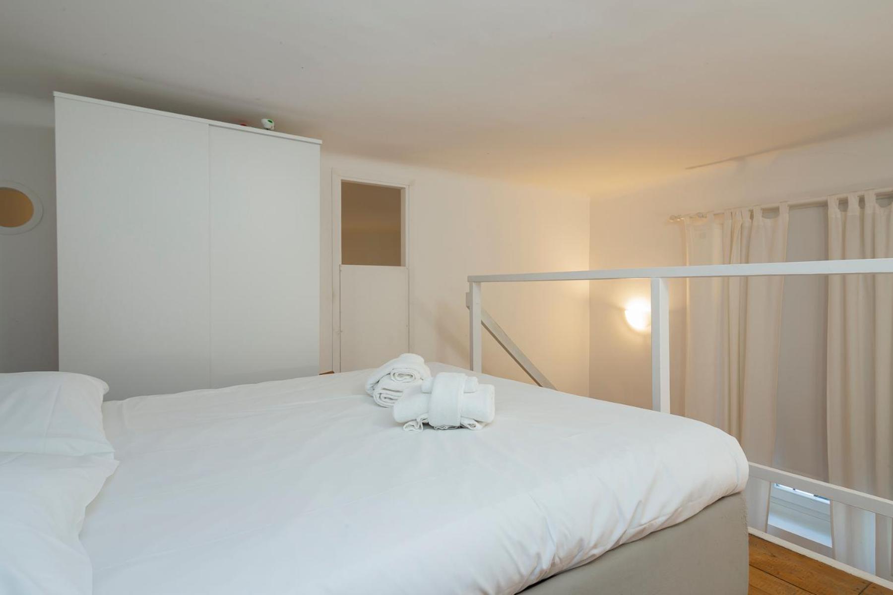 [Flat in Isola] De Castillia 22
