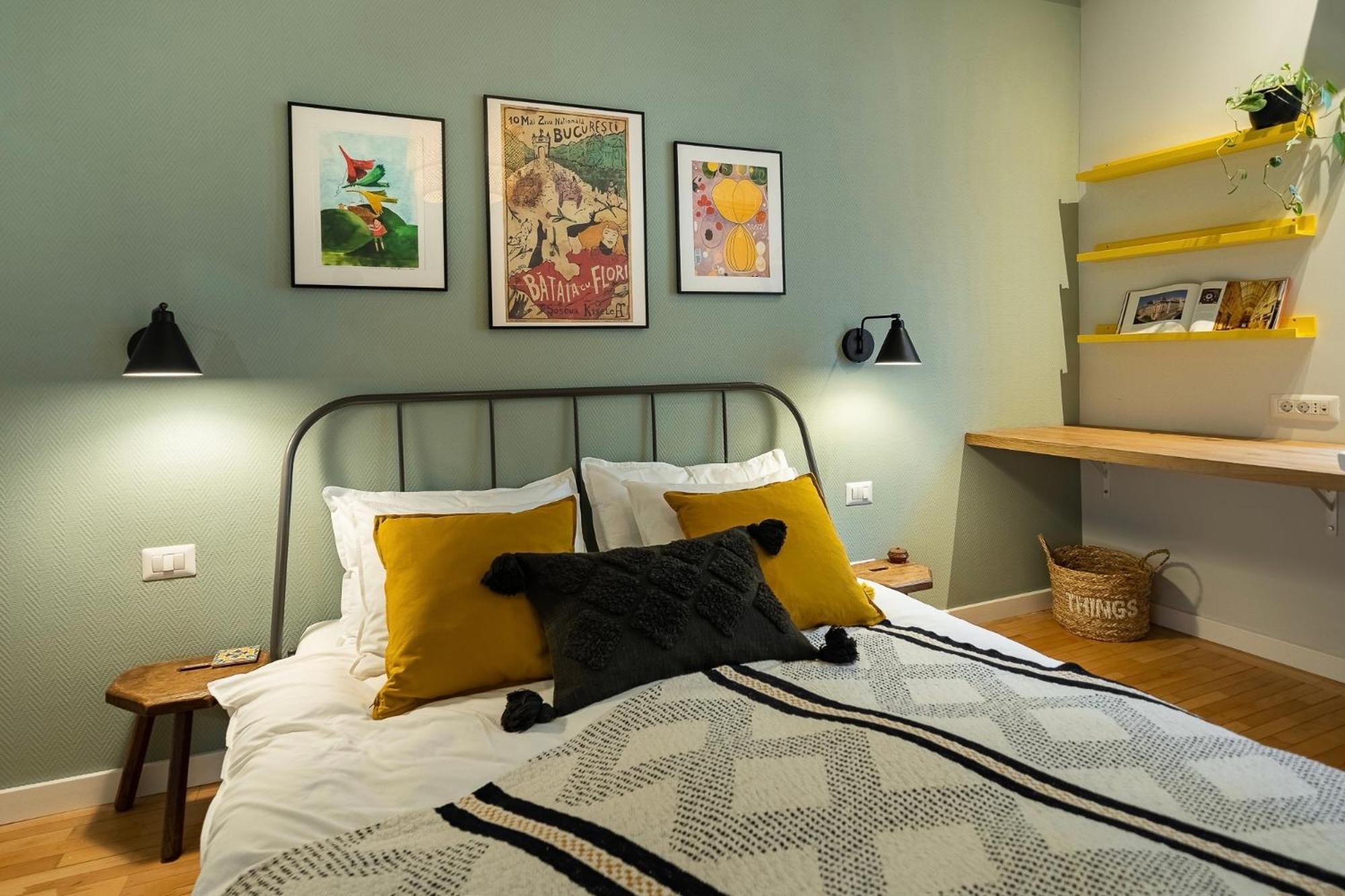 Bohemian Apartment in Old Town - Self Check-in view 5