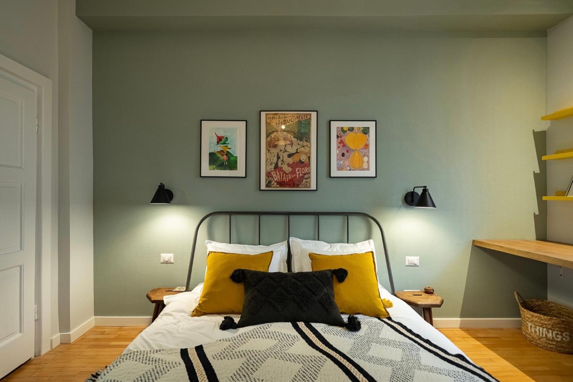 Bohemian Apartment in Old Town - Self Check-in view 3