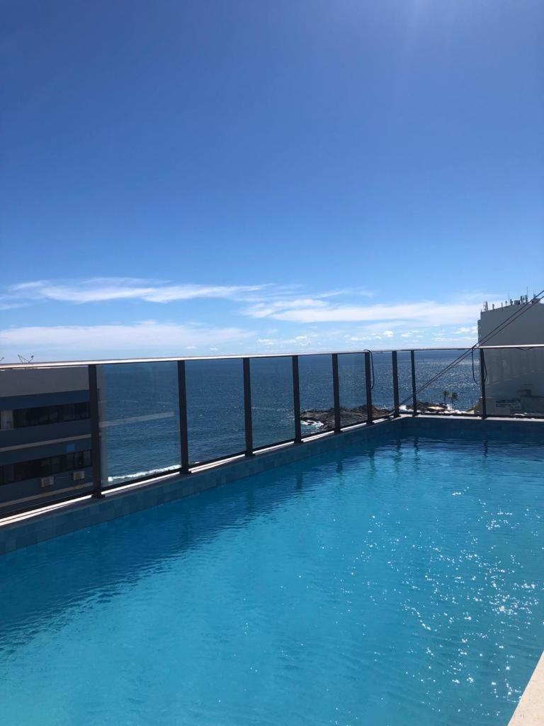SMART FAROL da Barra - vista mar com varanda arejada
