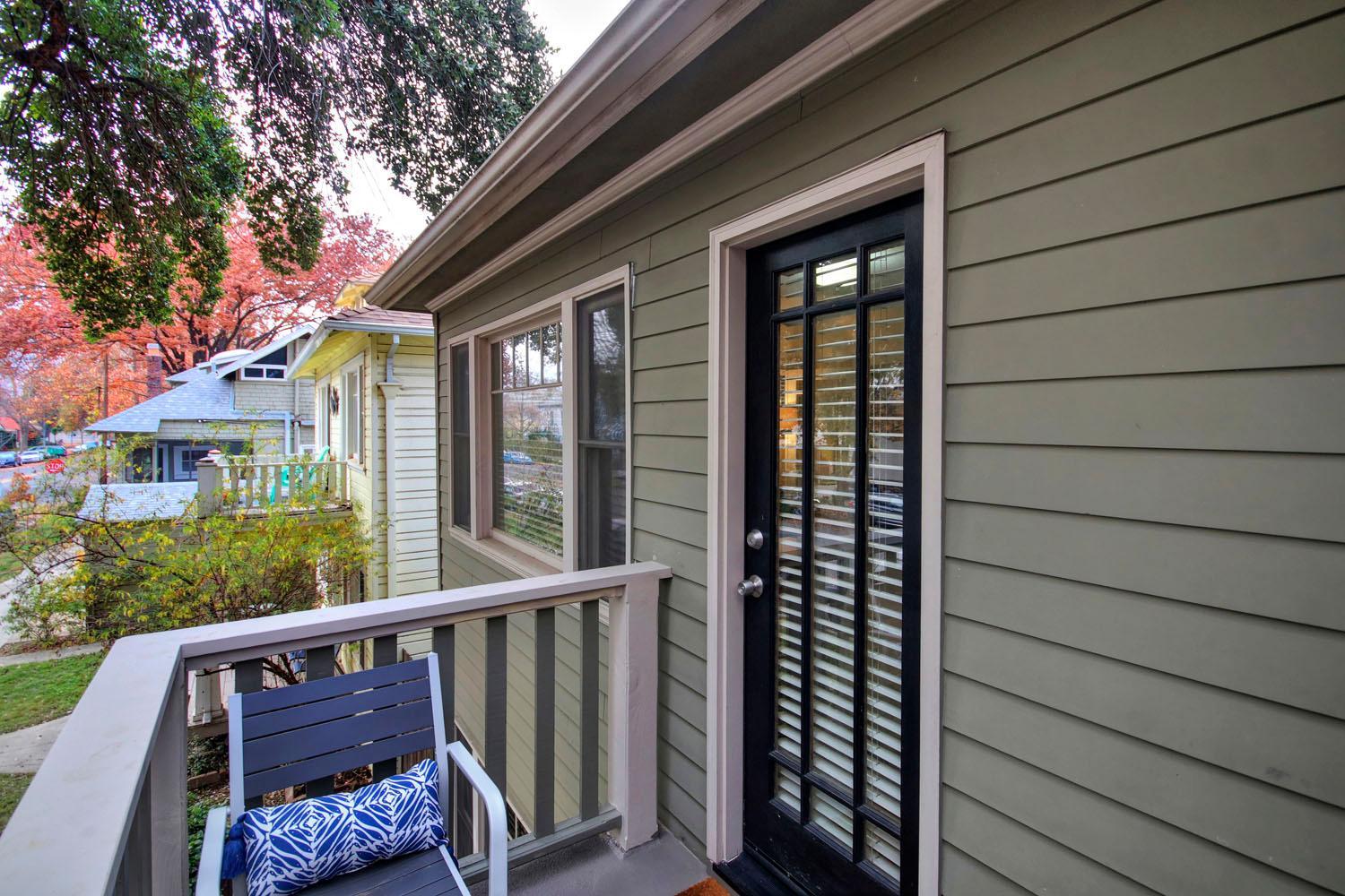 Charming 2Bed French Colonial Apartment in Desirable Midtown Sacramento view 3