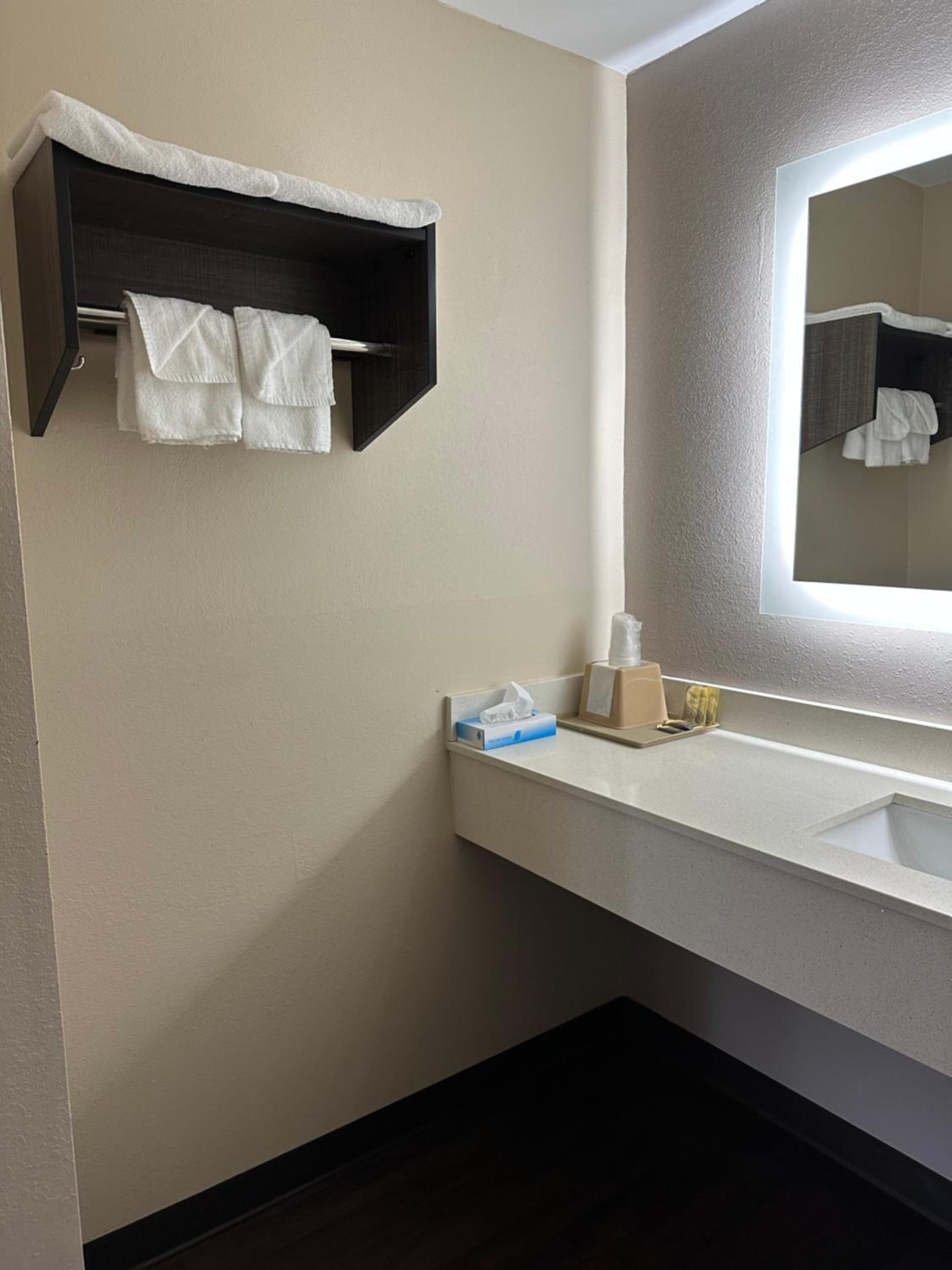 Express inn Hartselle - Property Image 18