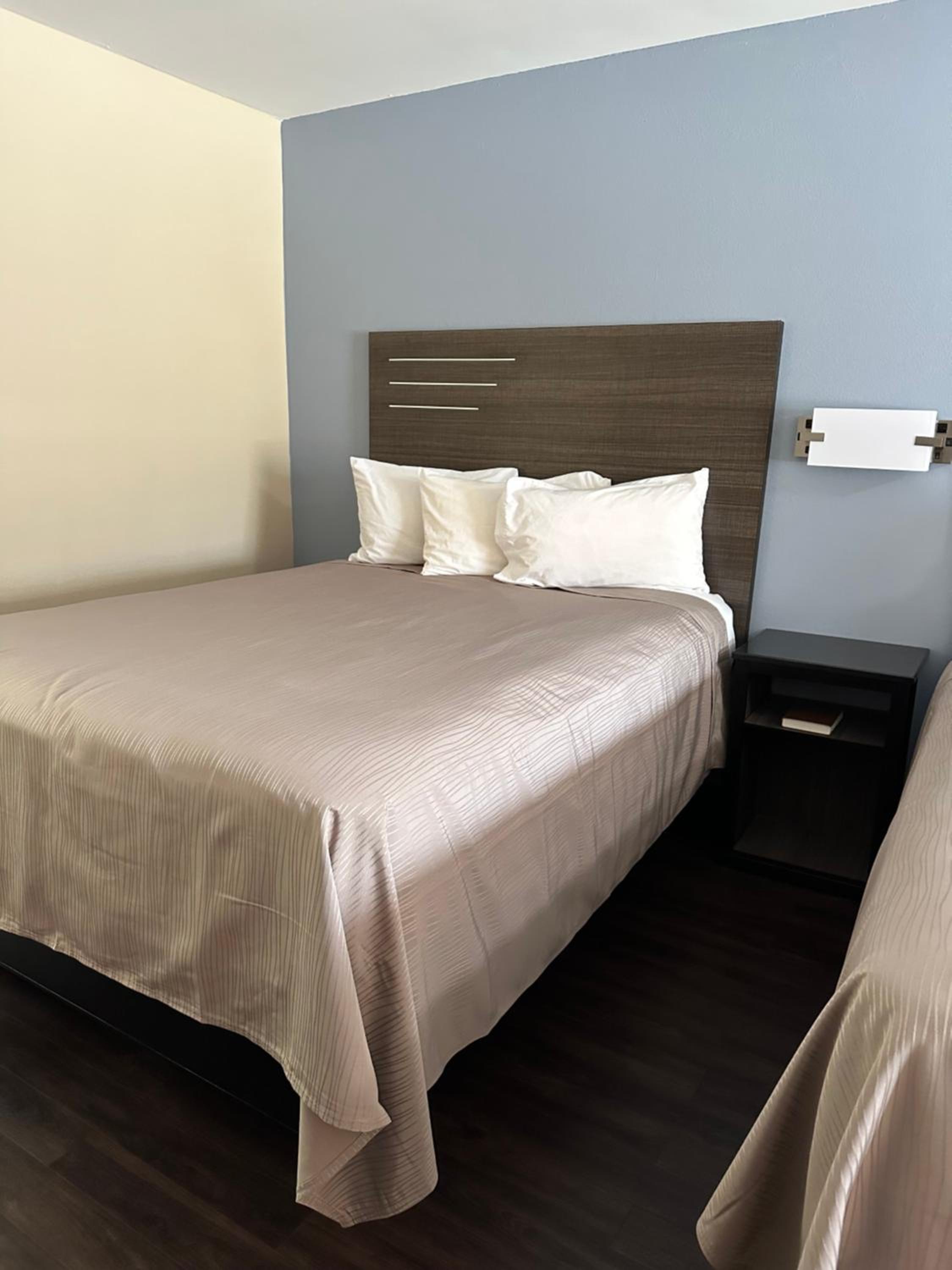 Express inn Hartselle - Property Image 2