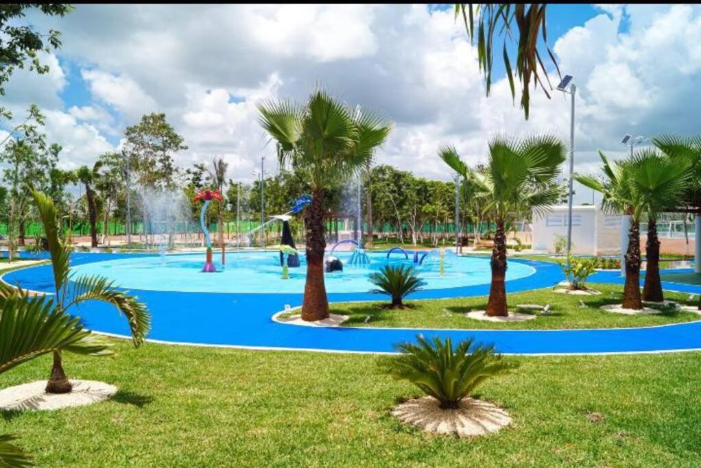 Casa inteligente en Cancún con alberca familiar