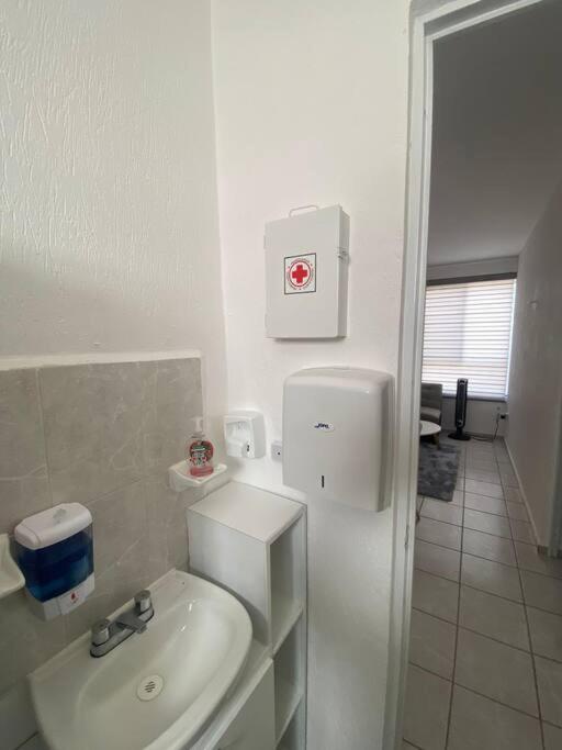 Casa inteligente en Cancún con alberca familiar