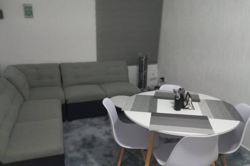 Casa inteligente en Cancún con alberca familiar