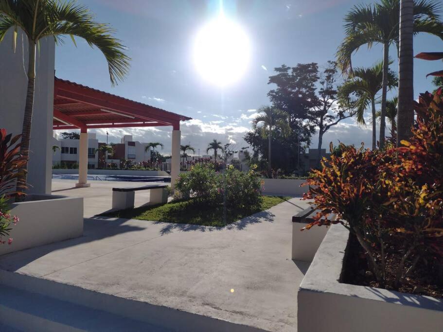 Casa inteligente en Cancún con alberca familiar
