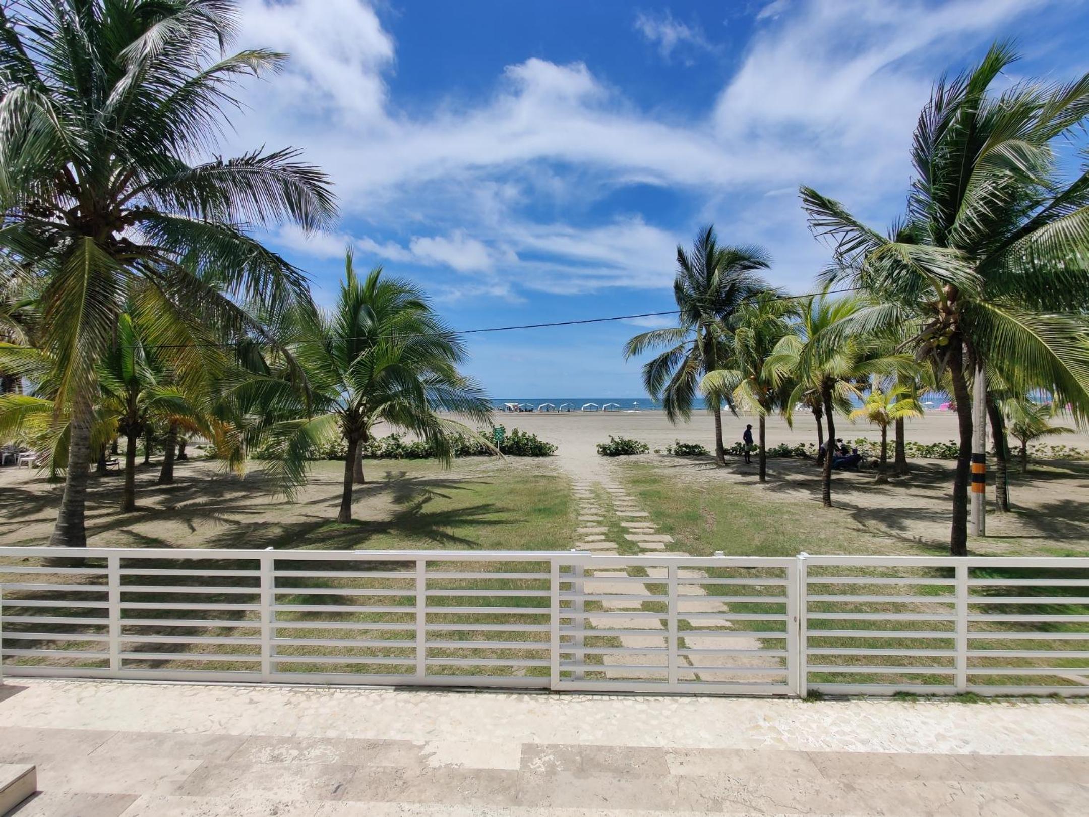 Hermoso apartamento en la playa view 3