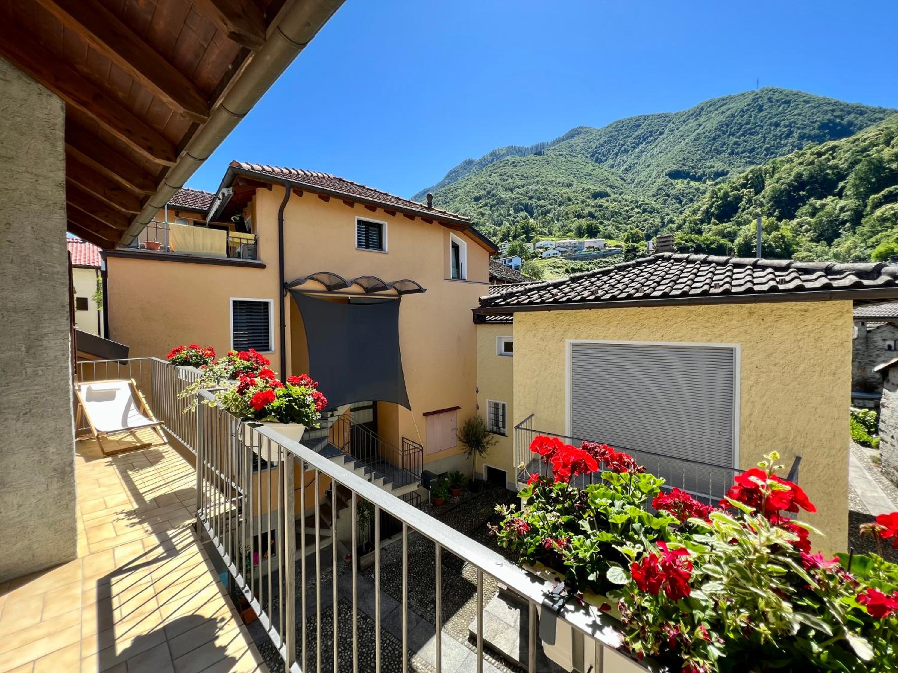 Boho Lake House - Private Beach 600m from the property - Free Parking - Home Cinema Room