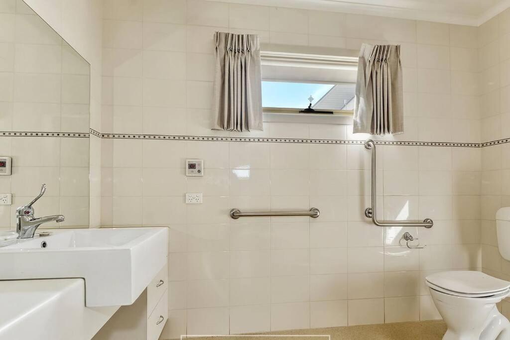 Central Villa/Two King beds/Disabled/Family/Pets