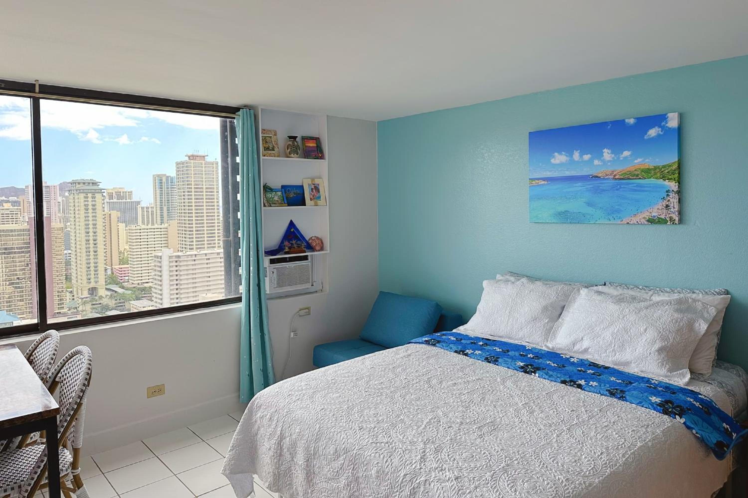 Waikiki Condo High Floor Views Beaches Convention Center
