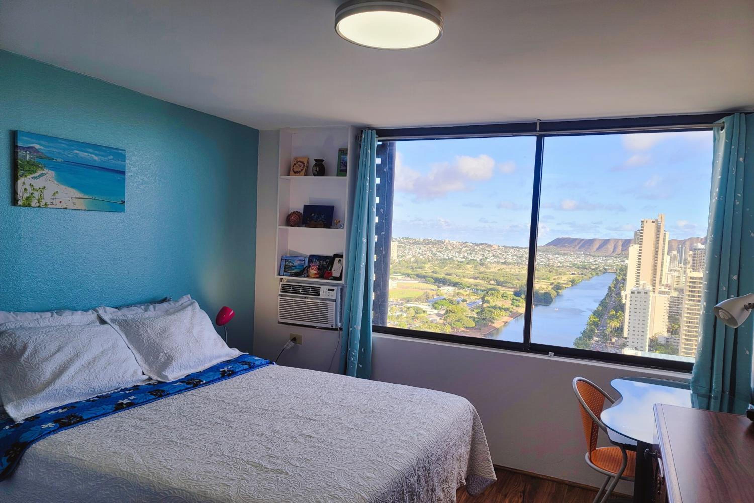 Waikiki Condo High Floor Views Beaches Convention Center