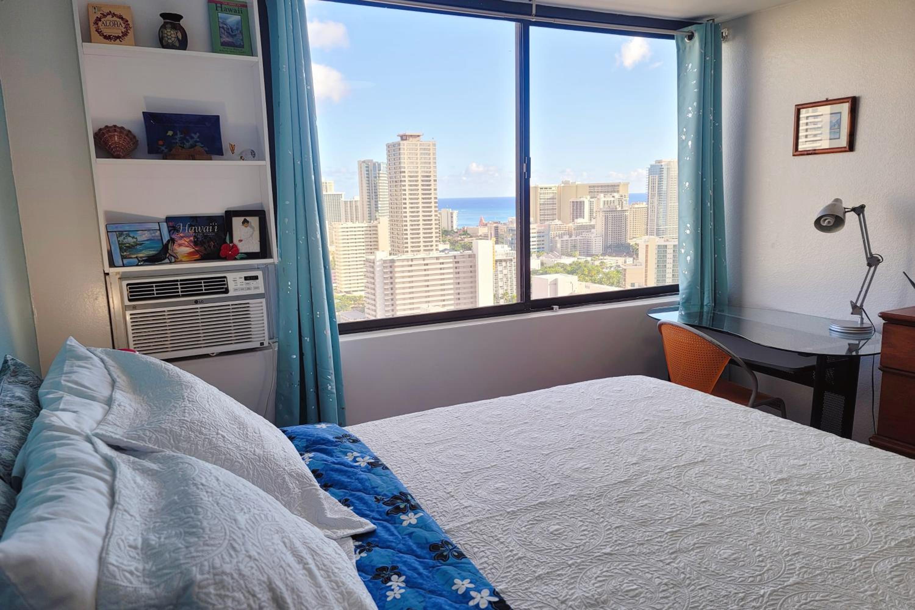 Waikiki Condo High Floor Views Beaches Convention Center