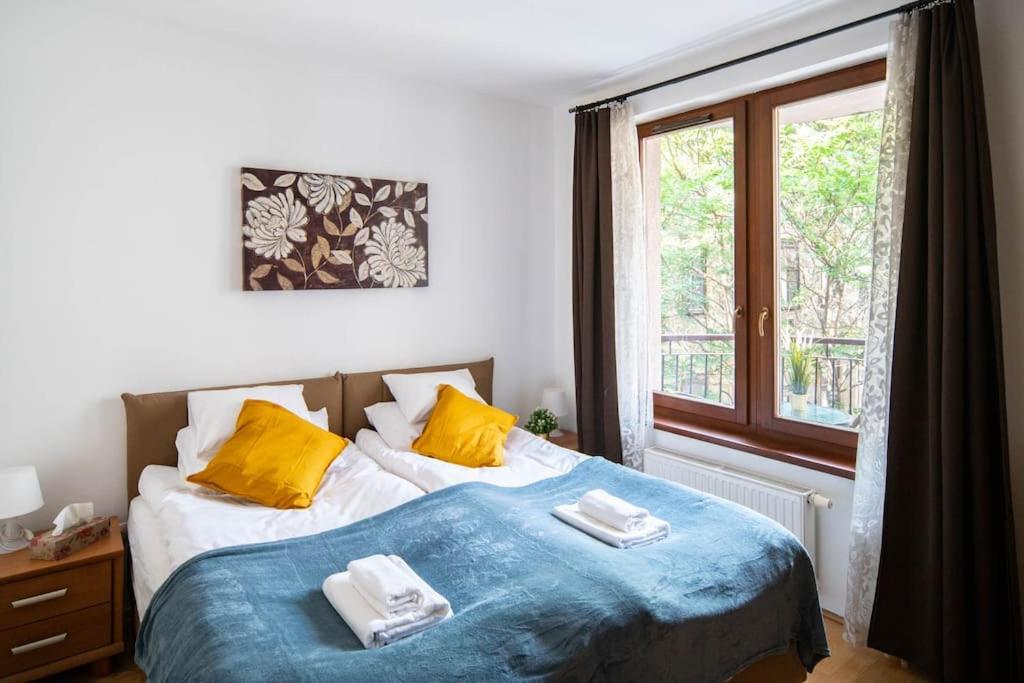 Free Parking! Soho Budapest 304, 4 ppl, AC, FAST WIFI, Smart TV view 4