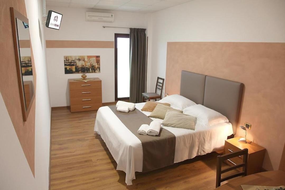 Adams Rooms - Affittacamere view 4