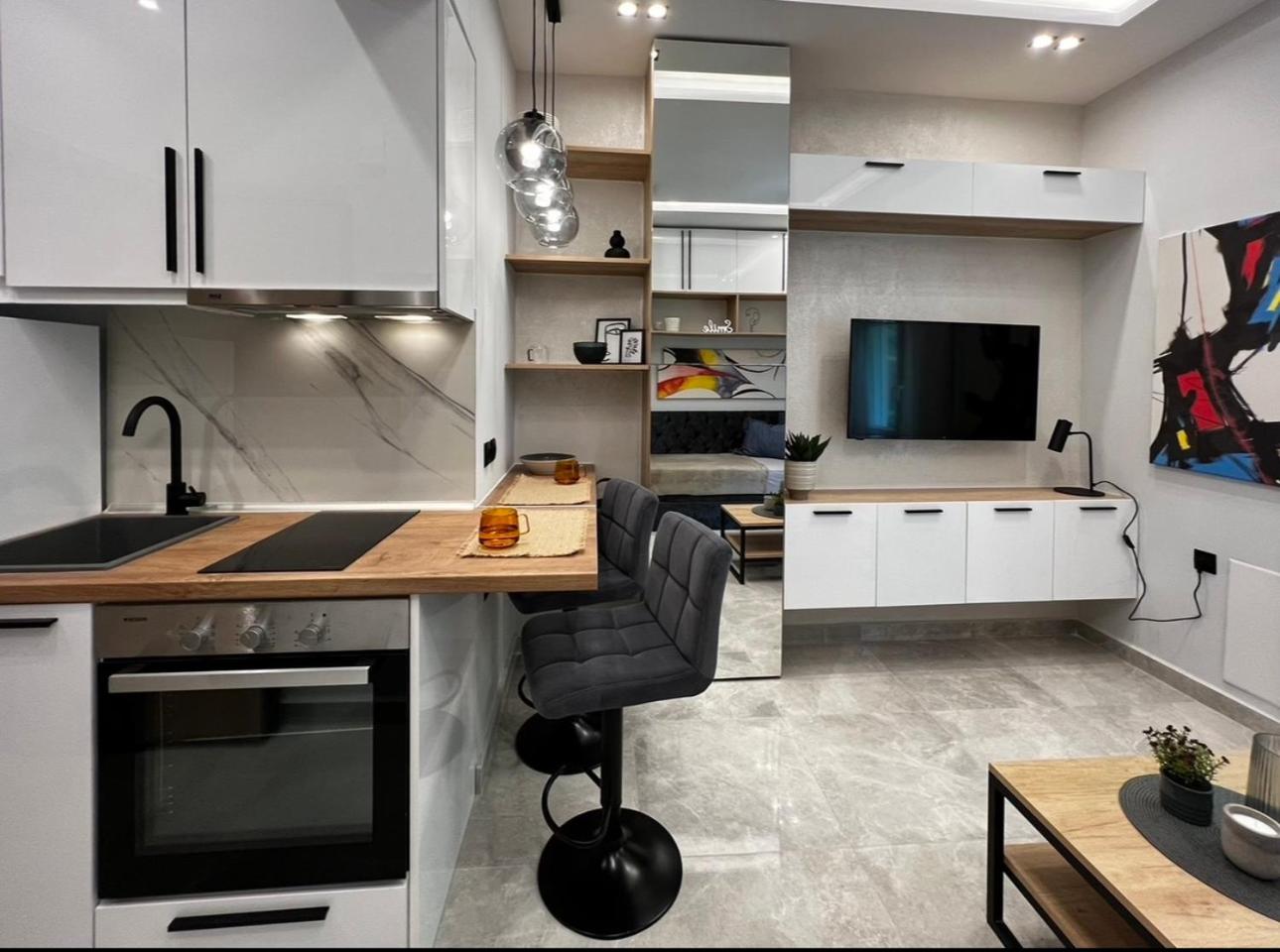 ARES SUITE photo 3