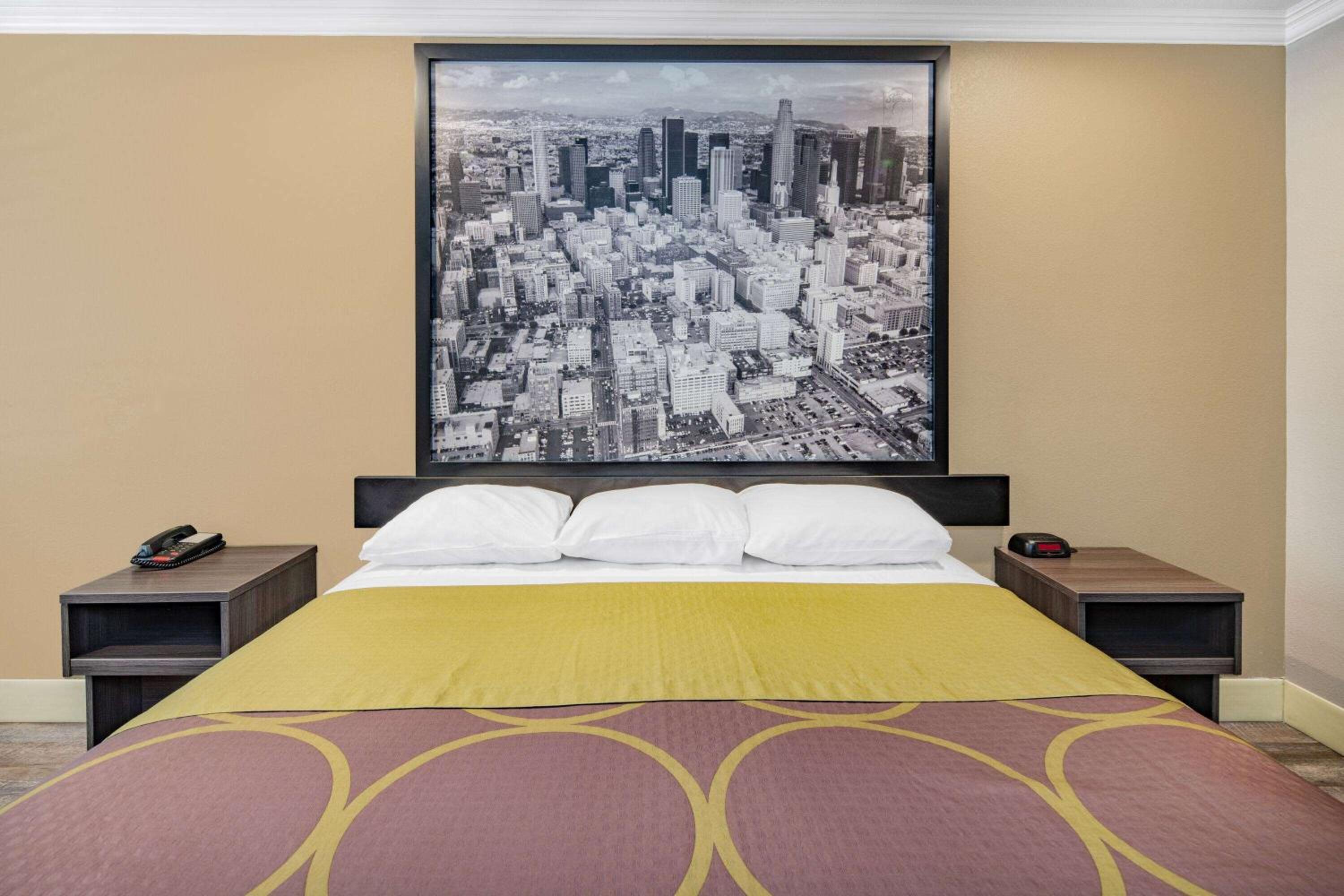 North Hollywood Vacations - Super 8 by Wyndham North Hollywood - Property Image 15