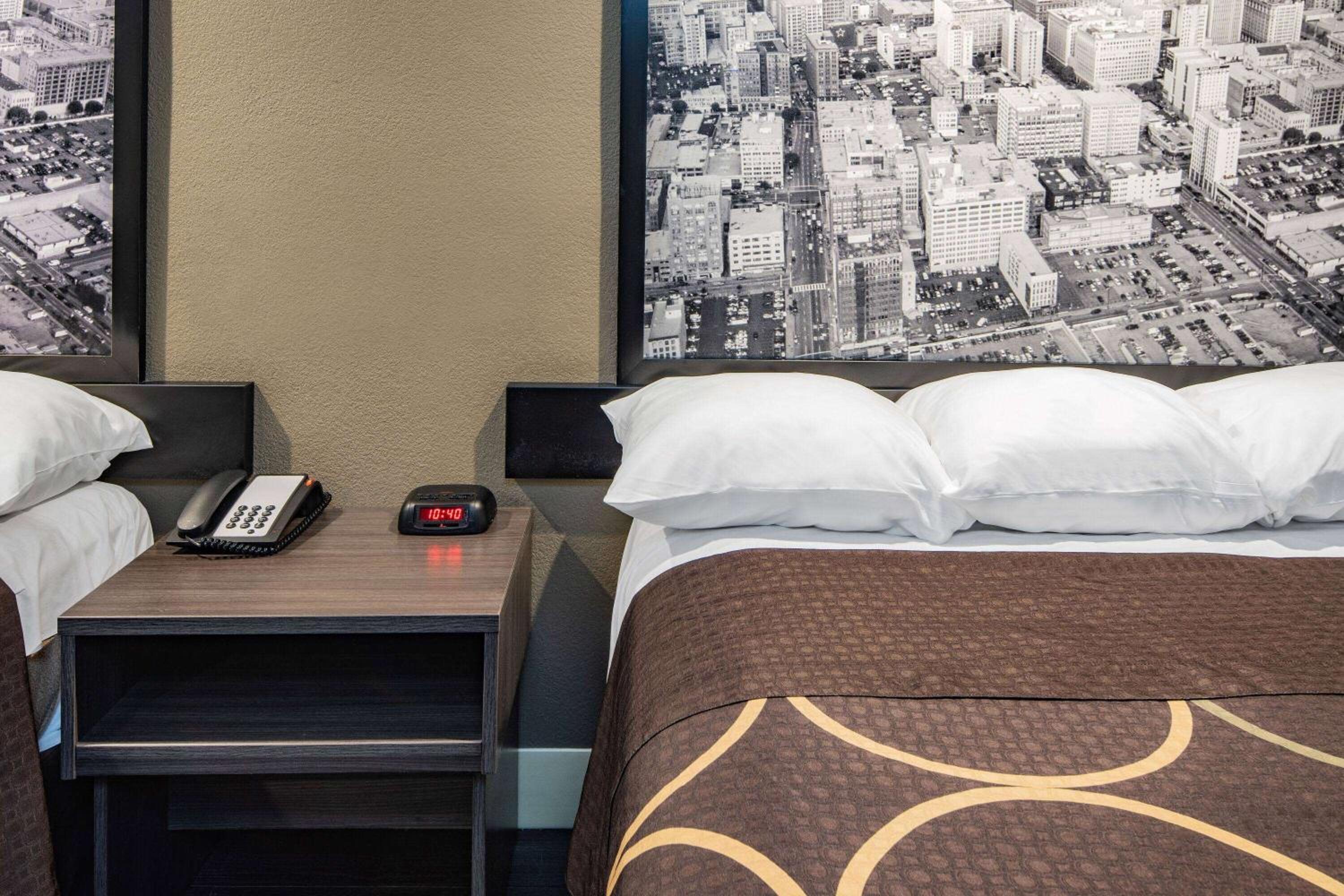 North Hollywood Vacations - Super 8 by Wyndham North Hollywood - Property Image 12