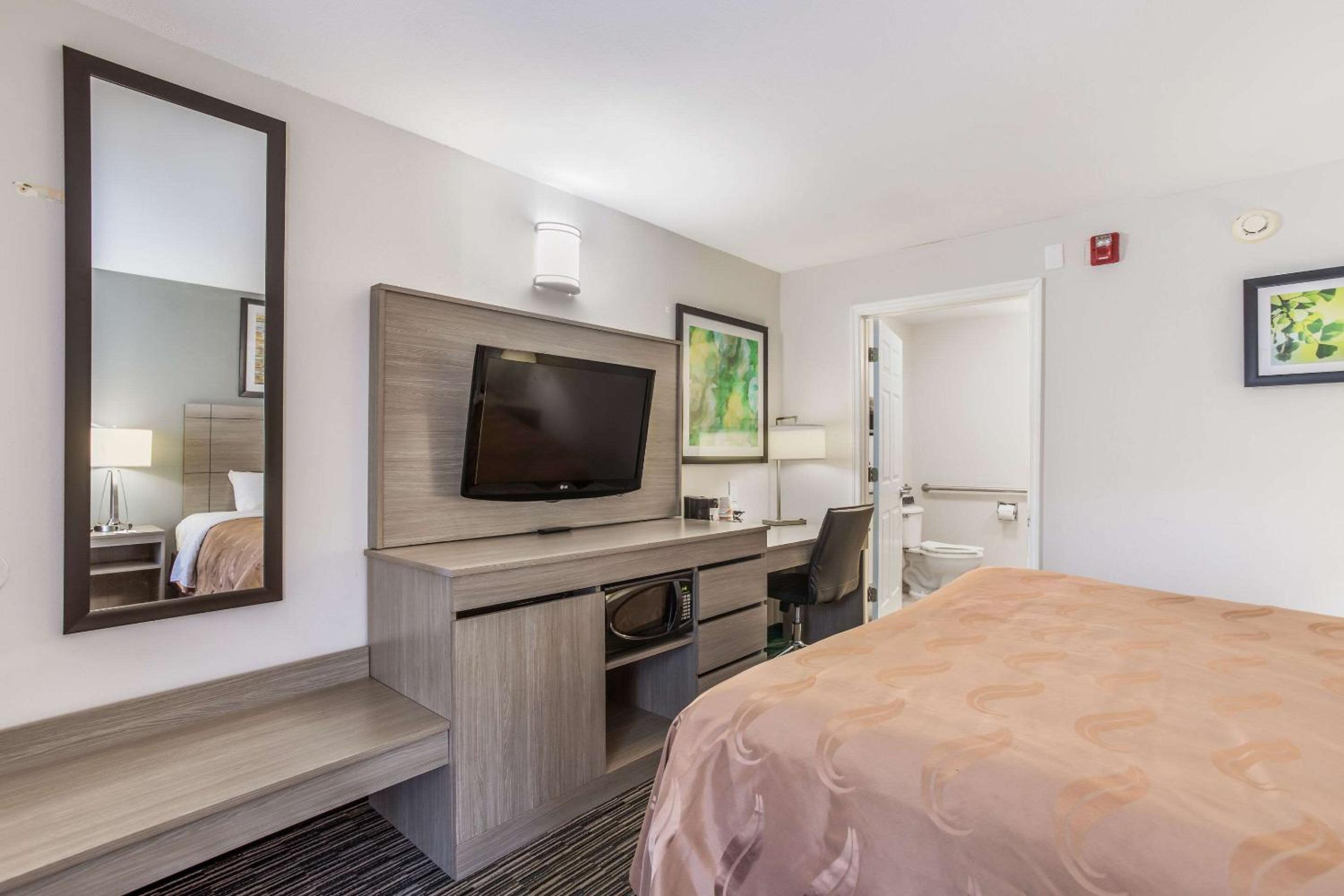 Quality Inn Gallatin-Nashville Metro - Property Image 2