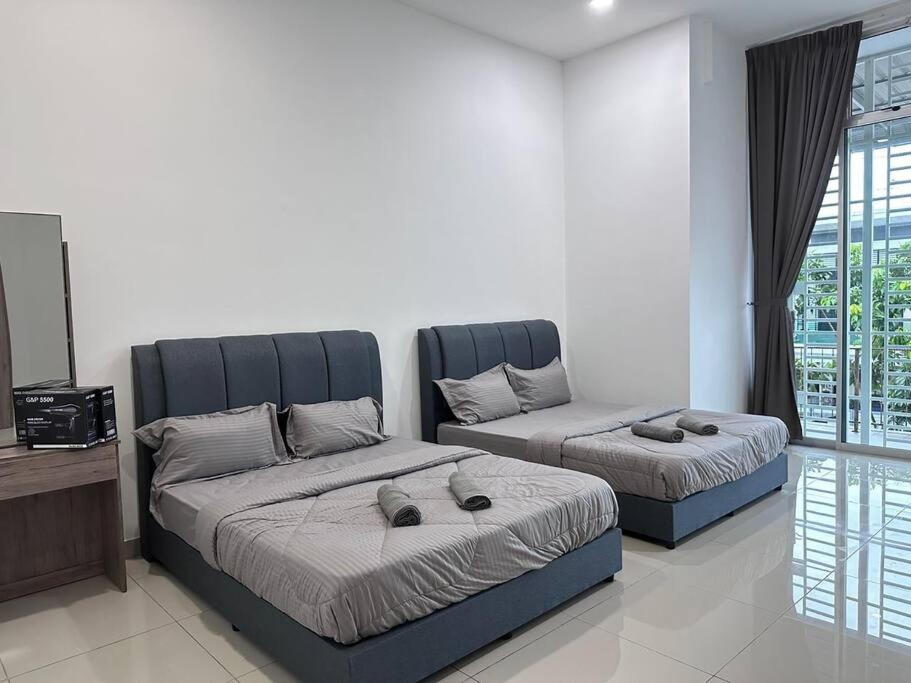 11 Austin 5mins to AICC Long Sing HeLiXuan Yi Jia PeiKin Restaurant Opposite HSI