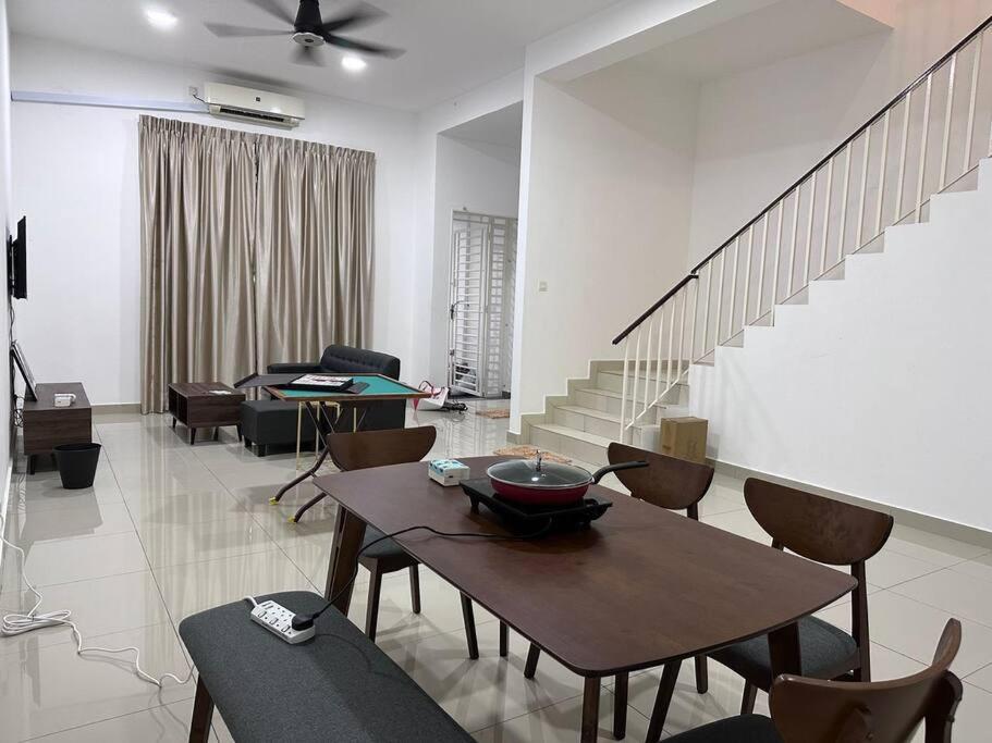 11 Austin 5mins to AICC Long Sing HeLiXuan Yi Jia PeiKin Restaurant Opposite HSI