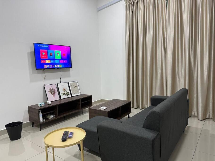 11 Austin 5mins to AICC Long Sing HeLiXuan Yi Jia PeiKin Restaurant Opposite HSI