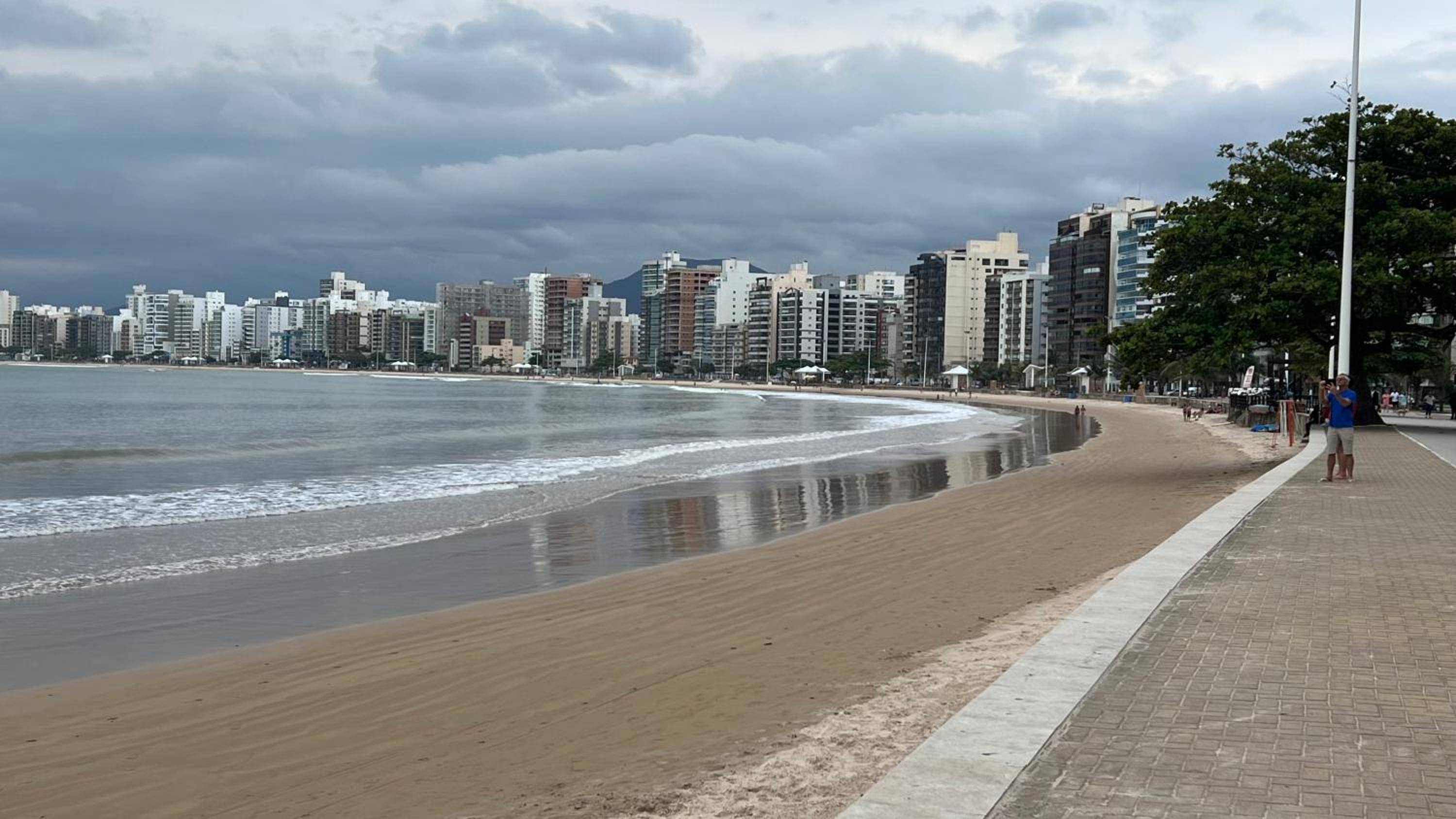 Apartamento 4 quartos Av Beira Mar nº 36 - Edif Canto Nobre - Guarapari ES