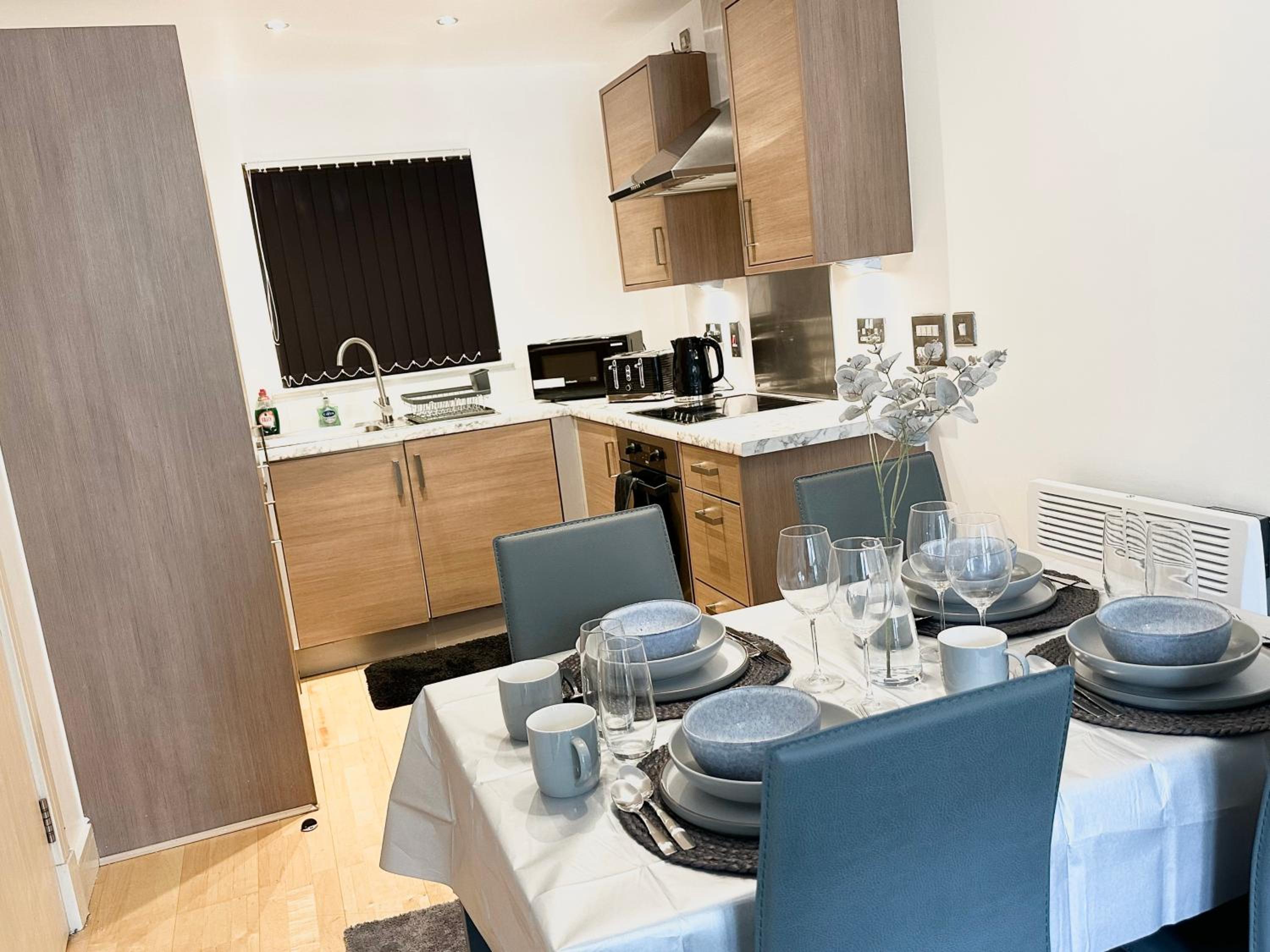 Birmingham Vacations - The Temple House Balcony Suite - Property Image 3