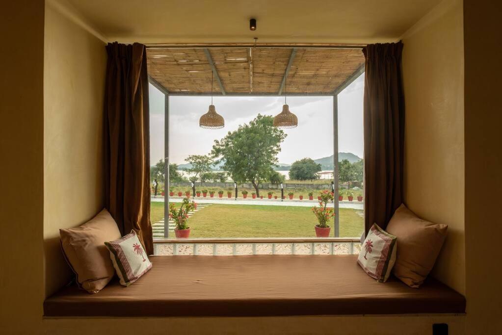 1br Cottage with Pool - Eagle's Nest by Roamhome view 4