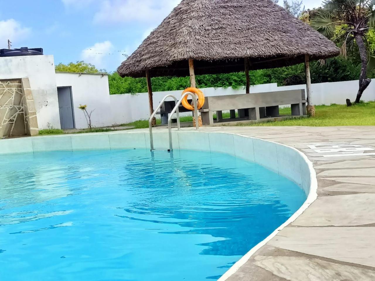 PahaliMzuri Kijani - 1 Bedroom Beach Apartment with Swimming Pool view 2