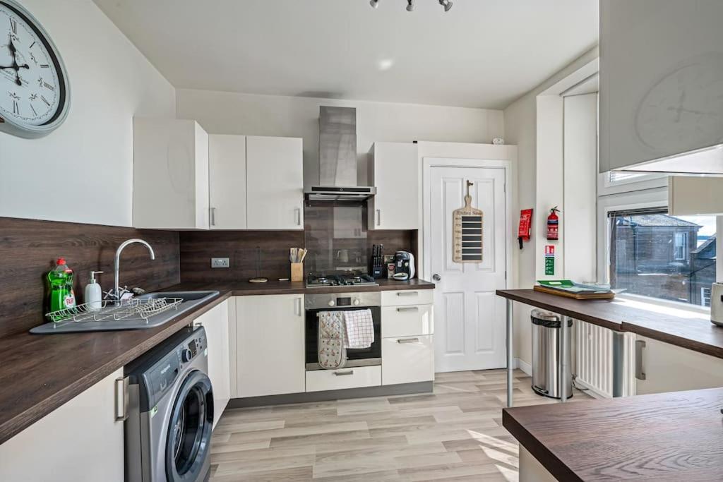 Broughty Ferry Riverview Apt -3 bedroom -Sleeps 6 view 3