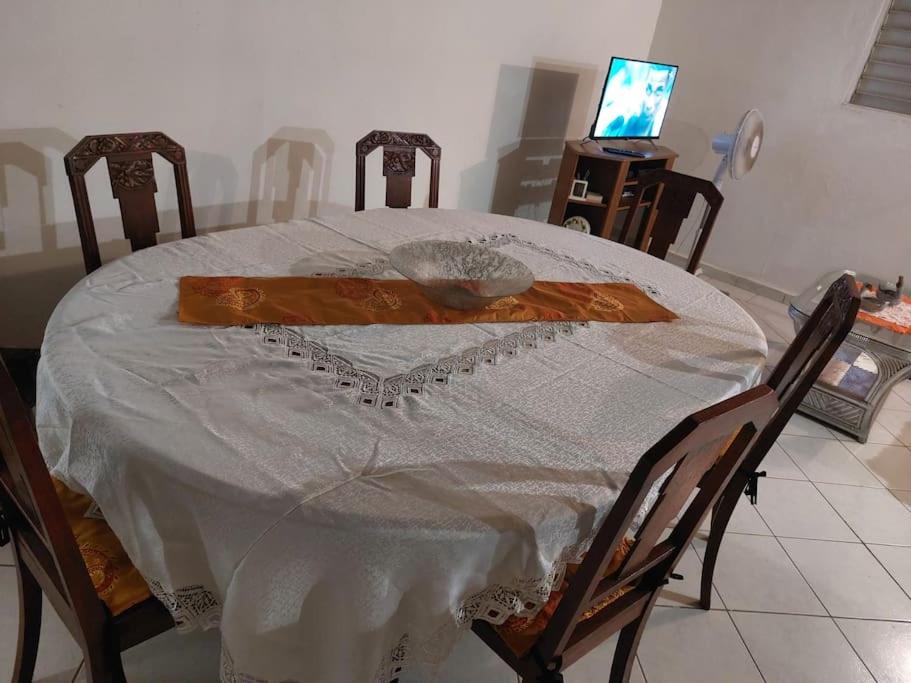 LaPetite Maison, Maison spacieuse & calme avec parking, proche plages Sainte-Rose view 2