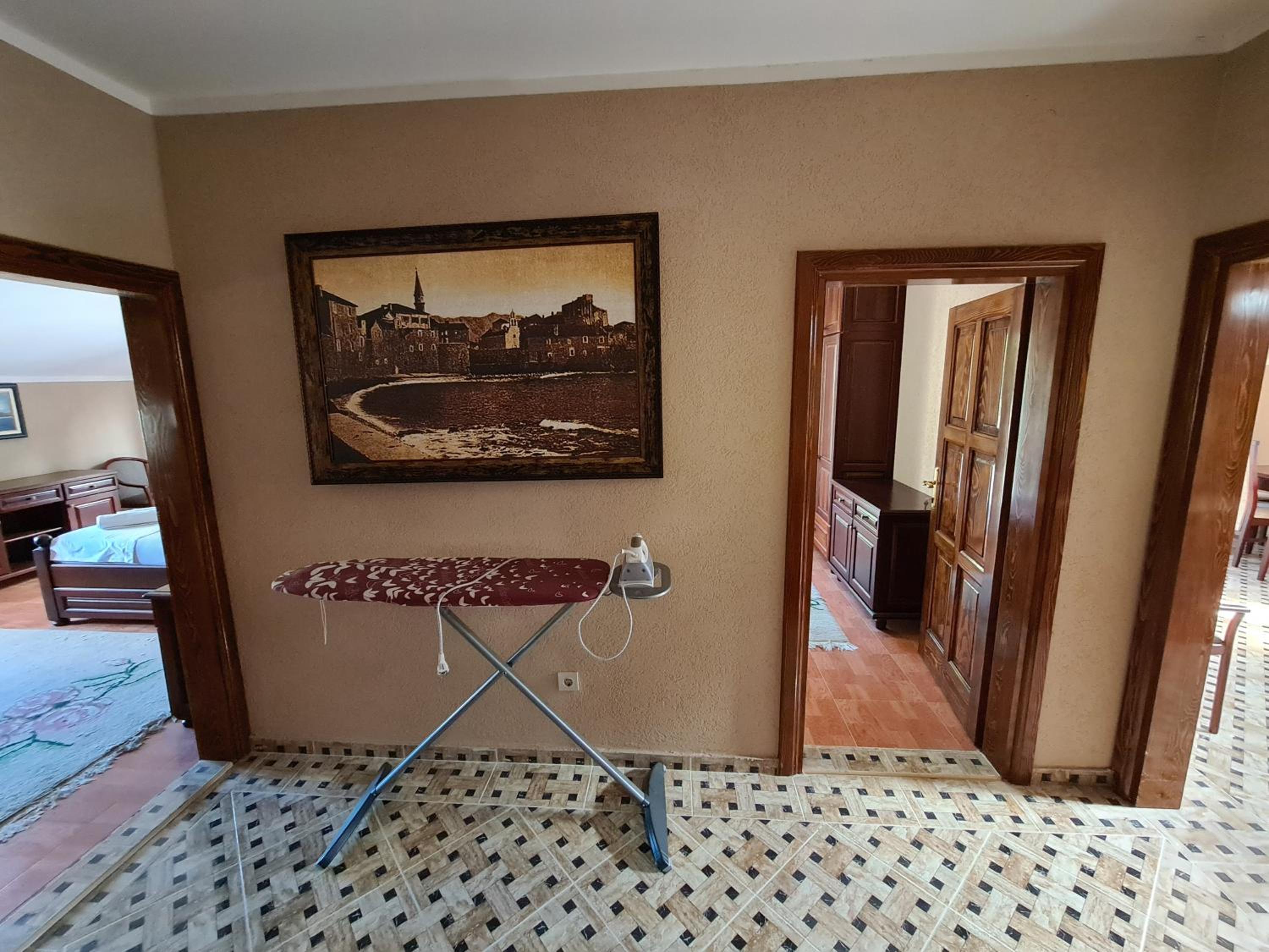 Villa Deloik Hill House