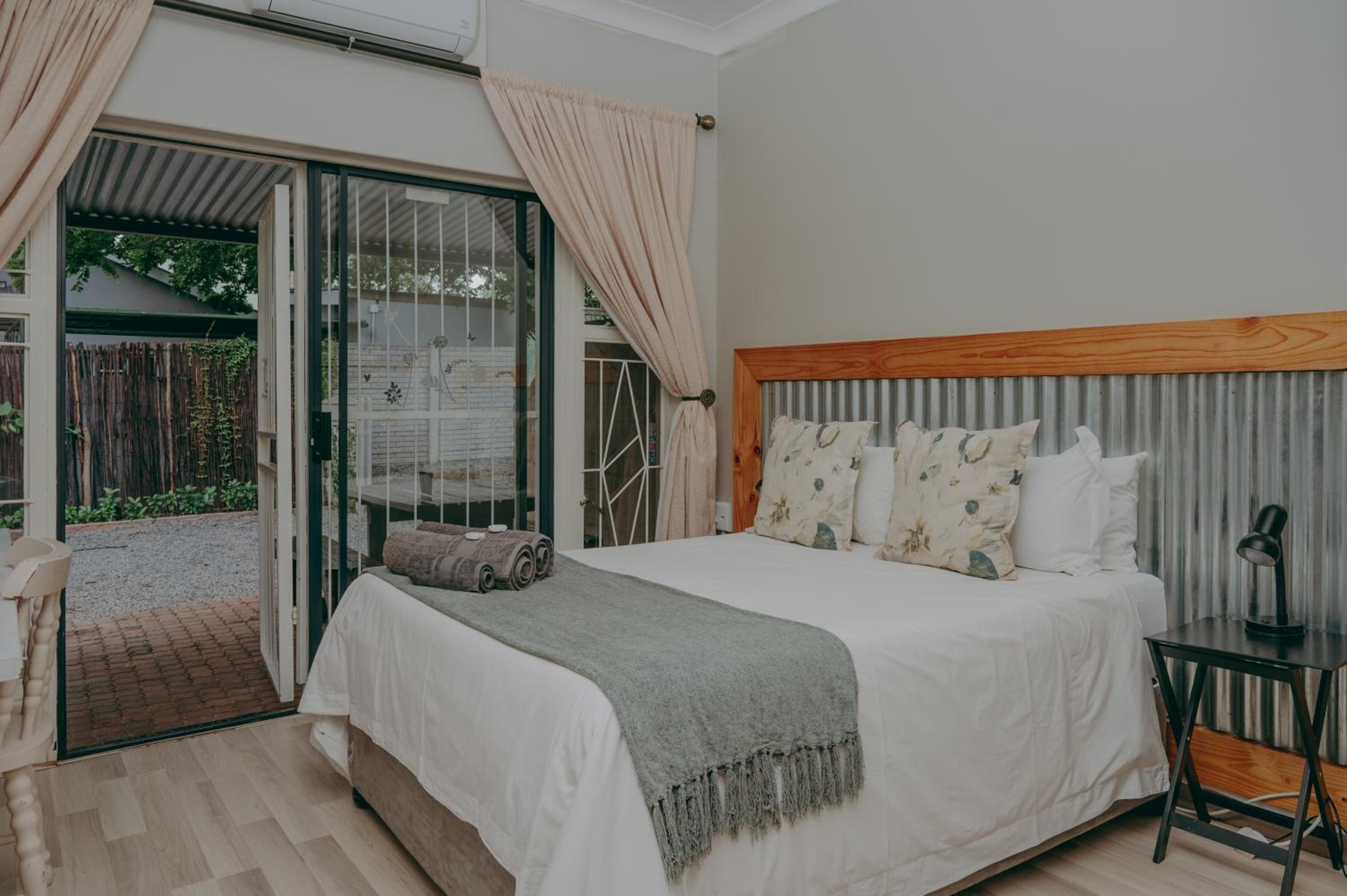 Cosy Cottages Guesthouse