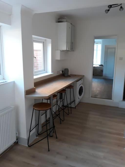 4 Bedroom Home Near York Racecourse view 3