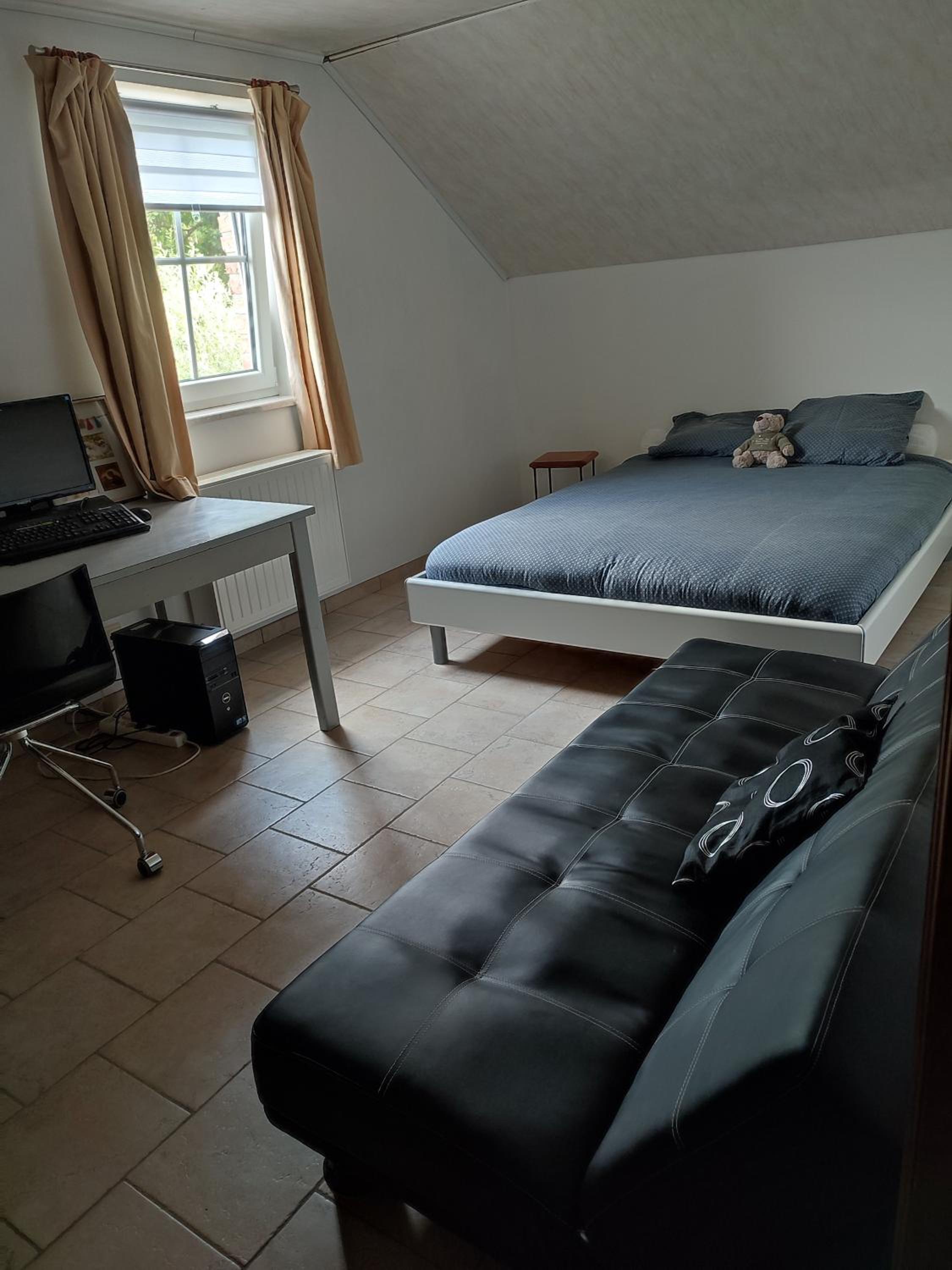 maison au bord du bois toute équipée avec jaccuzzi