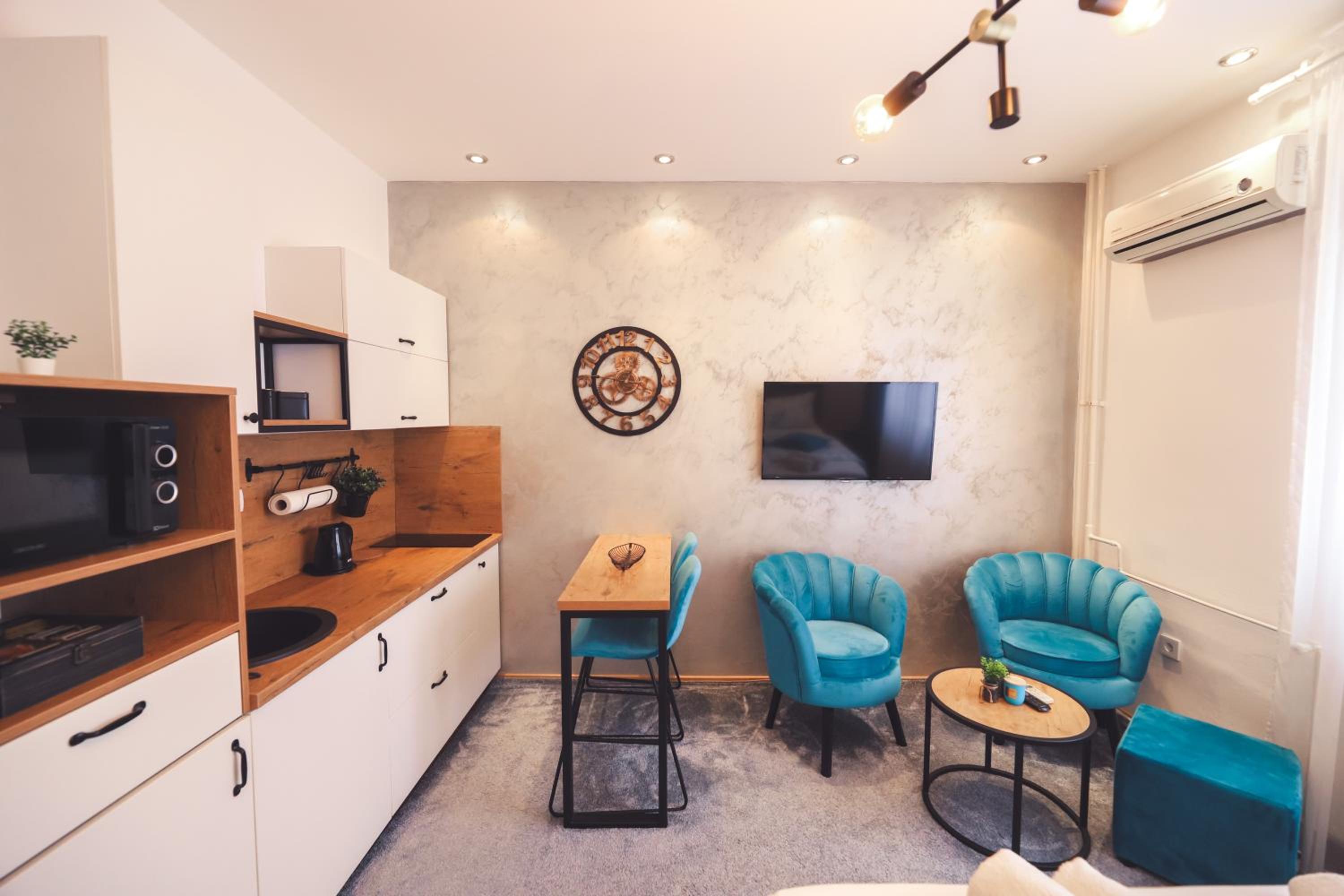 Central Square Apartment view 5