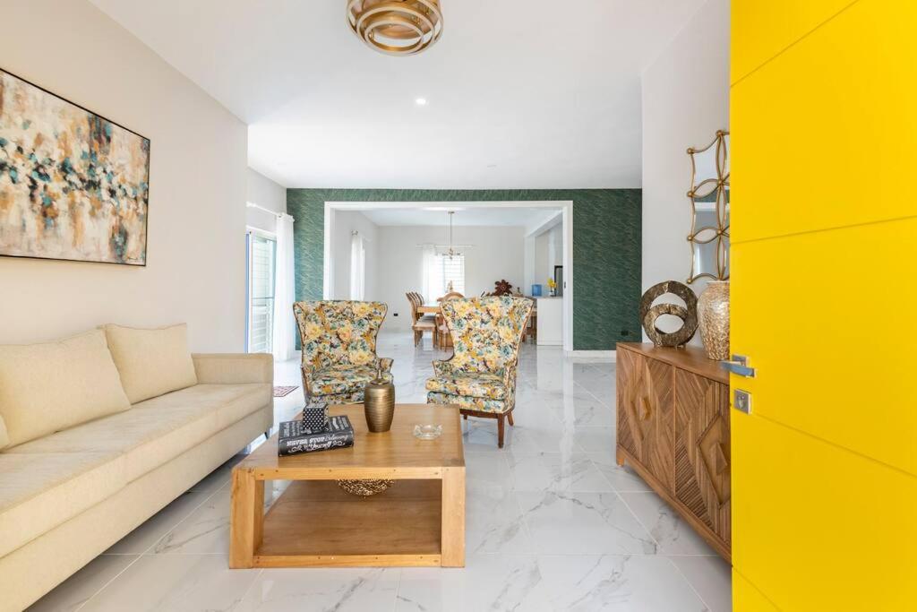 The Green Palms 5 Bedroom villa with pool / garden view 3