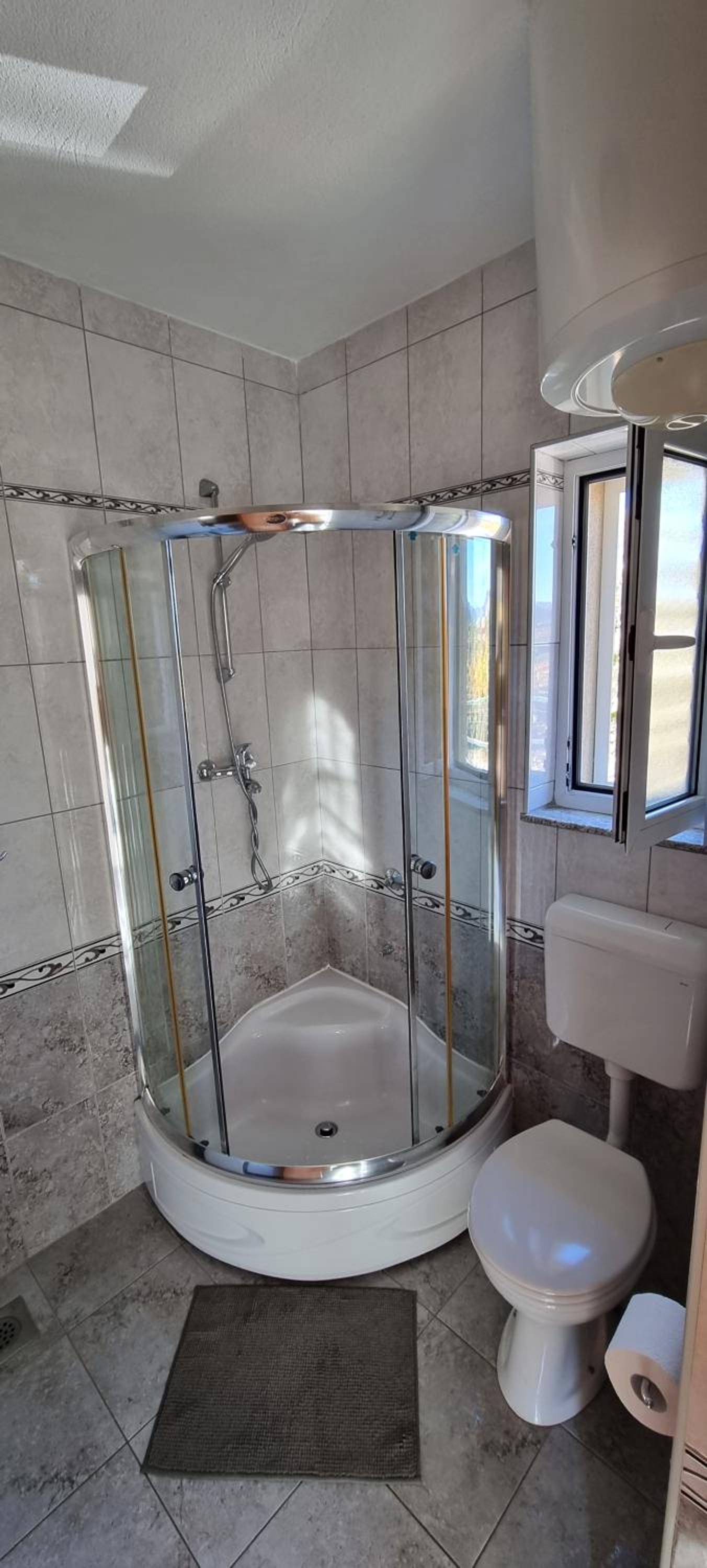 Photo 47