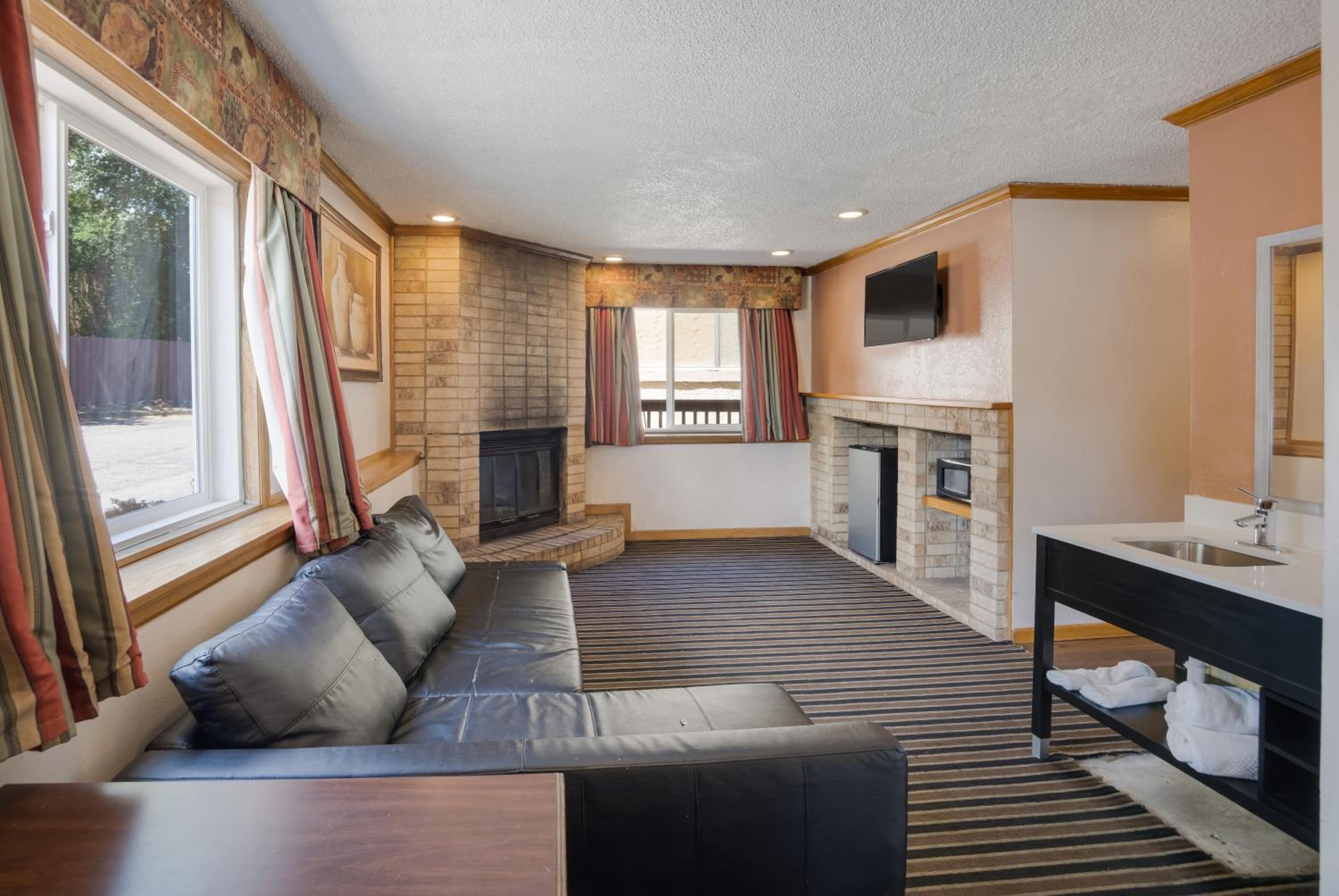 Rodeway Inn view 4