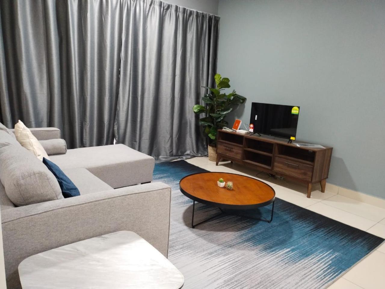 2 bedrooms with balcony@ saville cheras photo 1