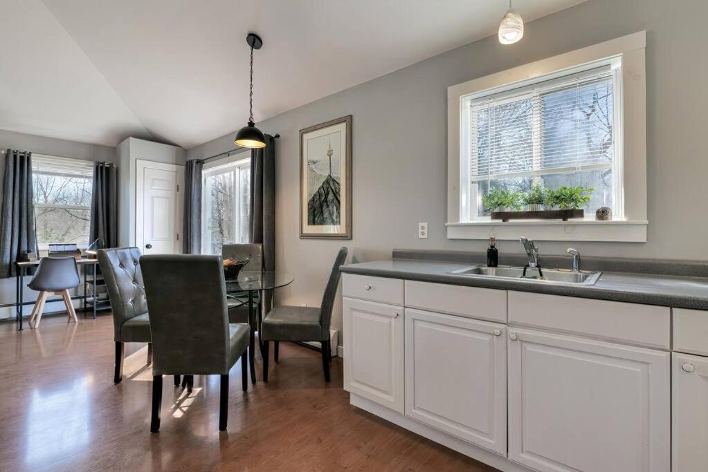 2 BR Home w/ Pondside View Backyard [Maine Escape] view 5