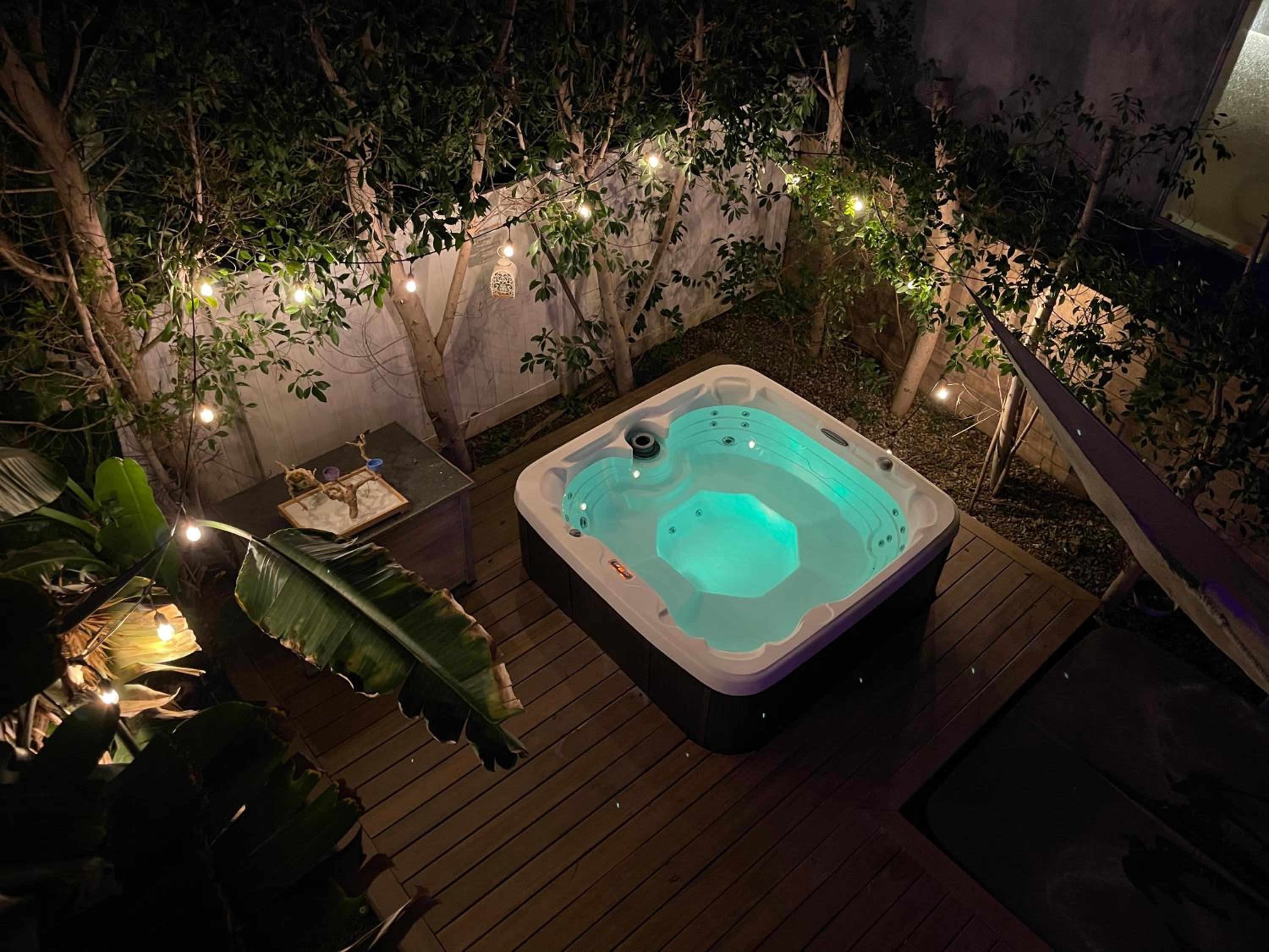LA Dream Gem - Beautiful Home with Spa