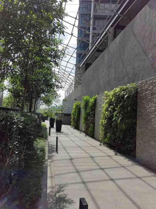 Millerz Suite 3R2B Condo Near MidValley 3 Beds 3 Bedrooms Staycation Best Choice