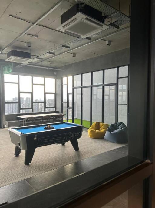 Millerz Suite 3R2B Condo Near MidValley 3 Beds 3 Bedrooms Staycation Best Choice