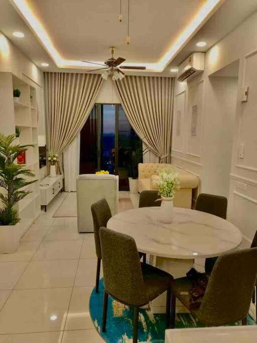 Millerz Suite 3R2B Condo Near MidValley 3 Beds 3 Bedrooms Staycation Best Choice