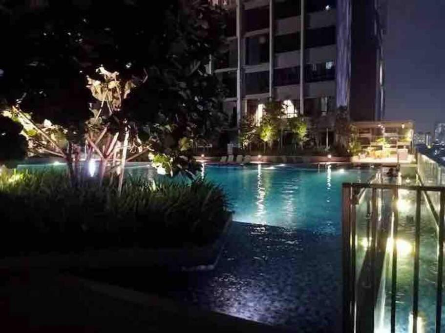 Millerz Suite 3R2B Condo Near MidValley 3 Beds 3 Bedrooms Staycation Best Choice