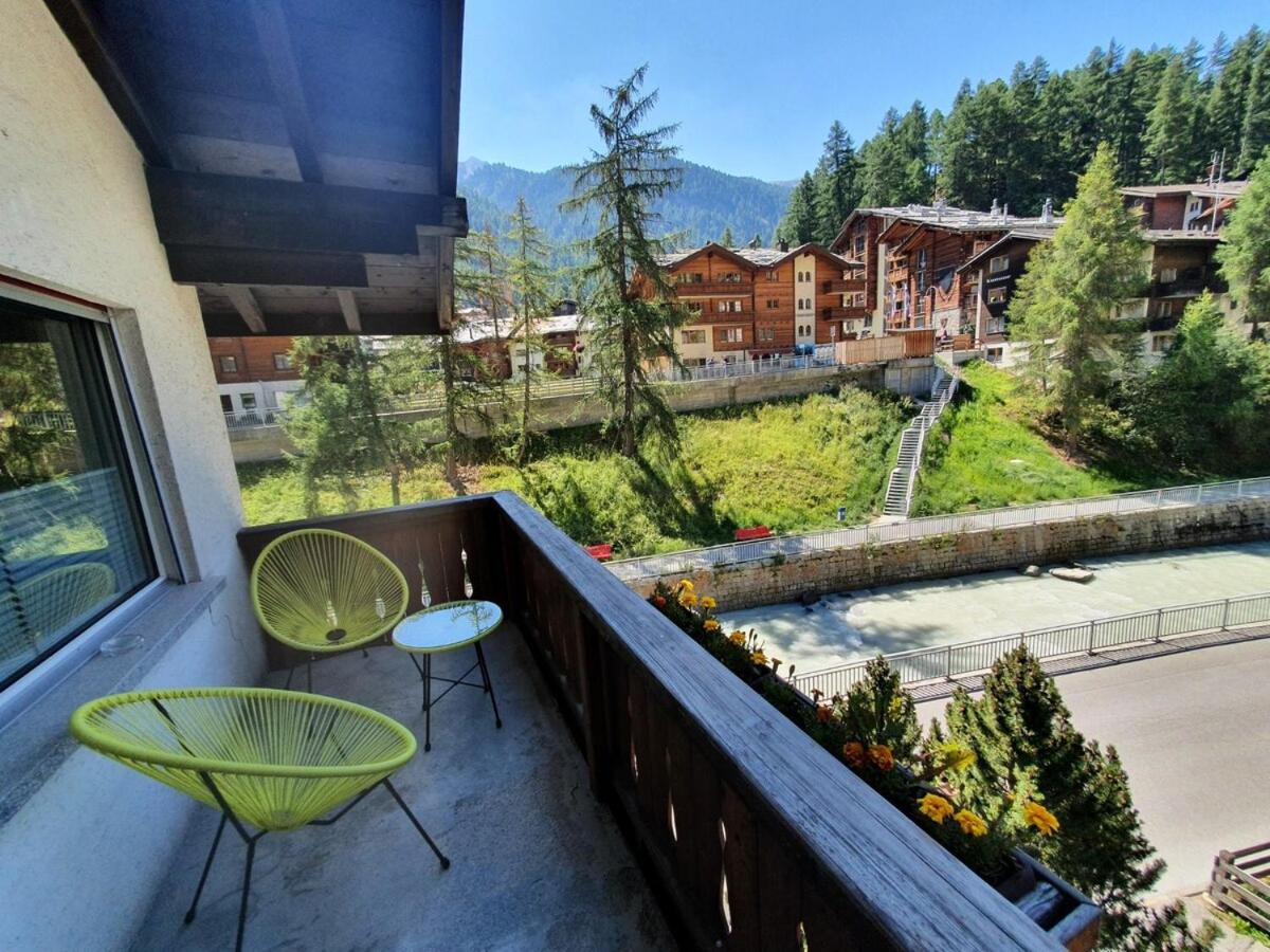 Eagle apartment with splendid and direct view of the Matterhorn view 4